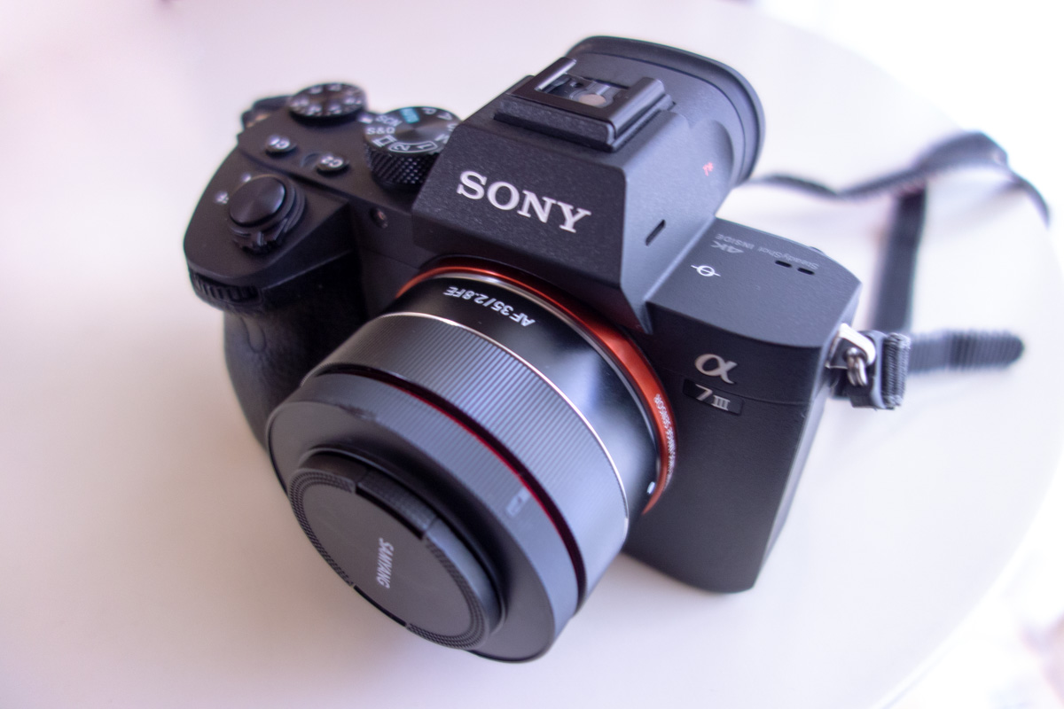 ソニー 広角単焦点レンズ フルサイズ Sonnar T* FE 35mm F2.8 ZA ツァイスレンズ デジタル一眼カメラα[E 通販 